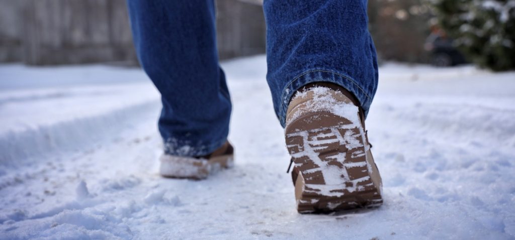 снег гололед обувь ноги травмы гололеда